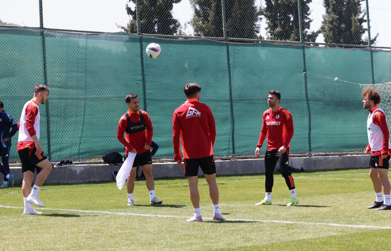 Umut varsa peşinden gitmek lazım