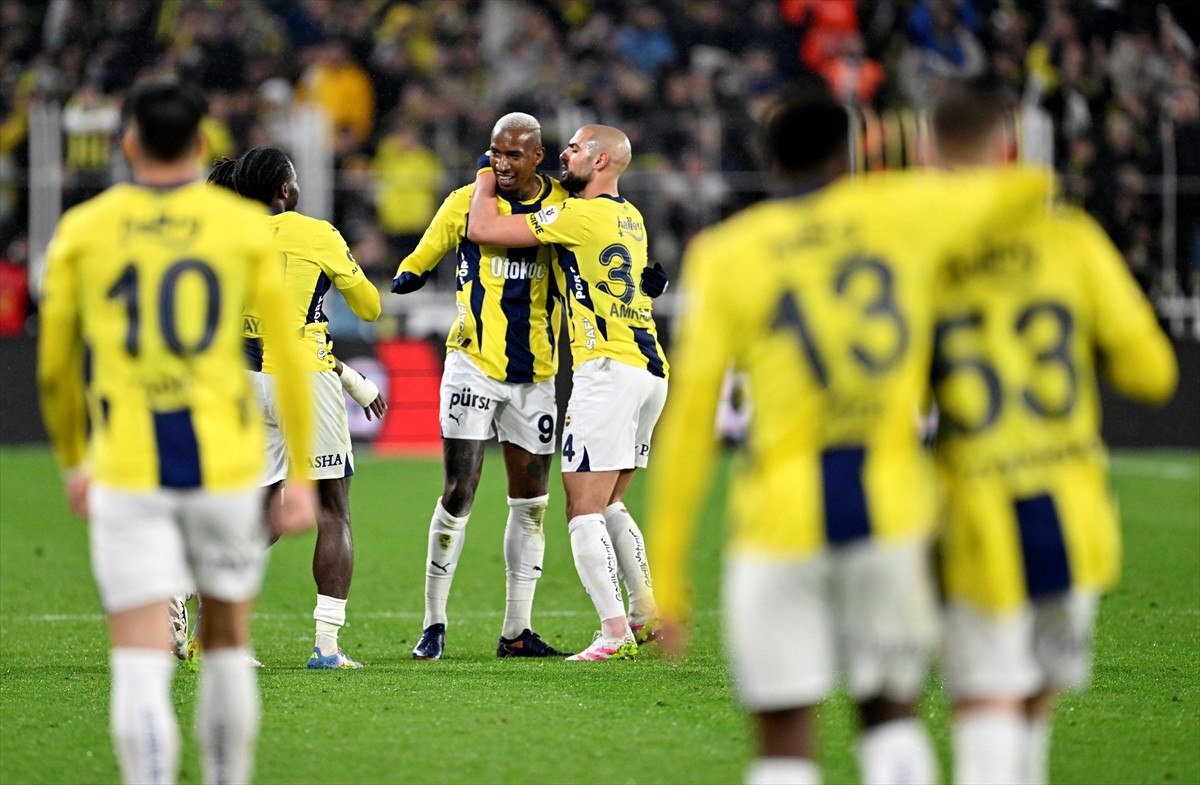 Süper Lig'de İkinci Yarının Lideri Fenerbahçe
