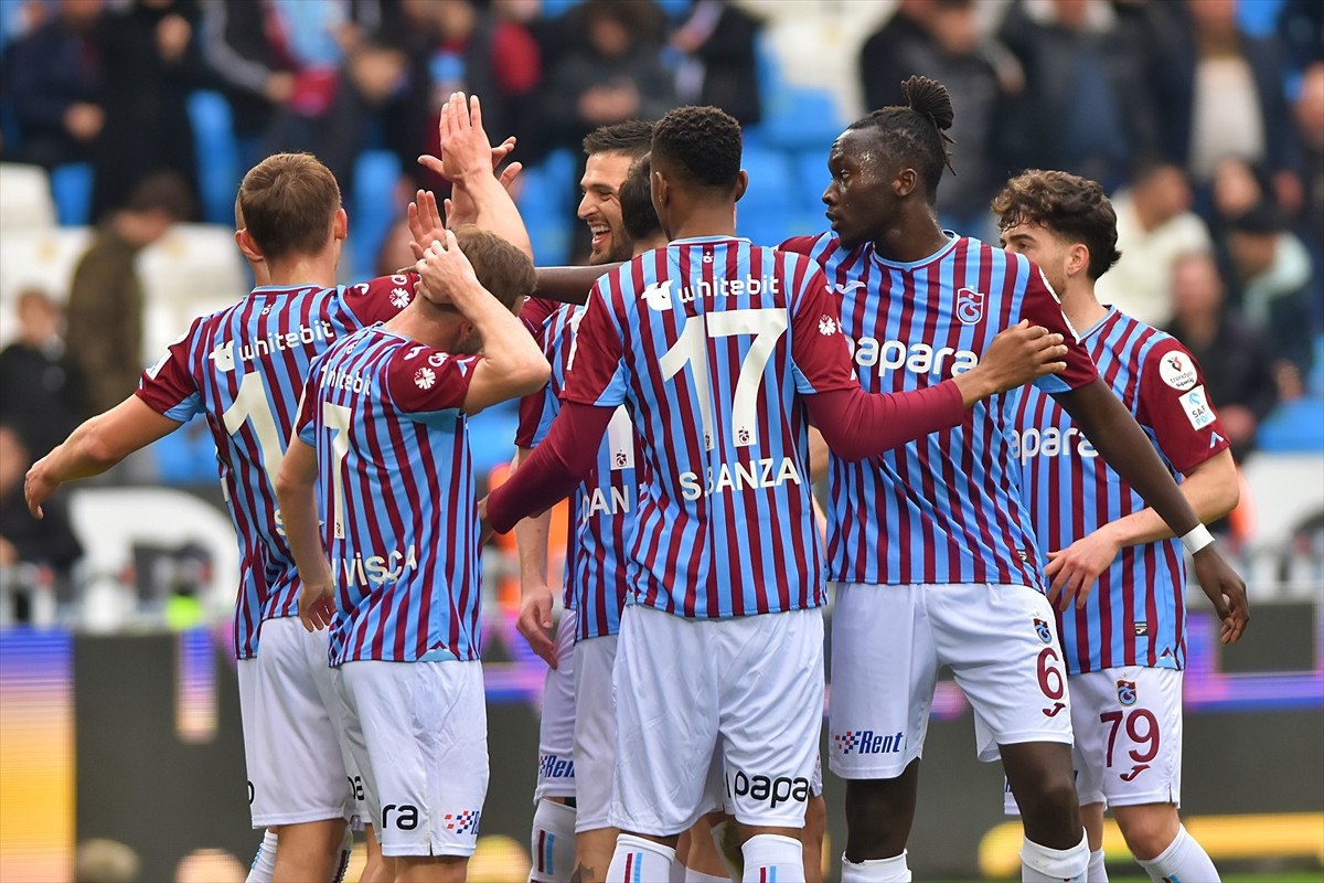 Trabzonspor, teknik direktör Fatih Tekke ile çıkışa geçti