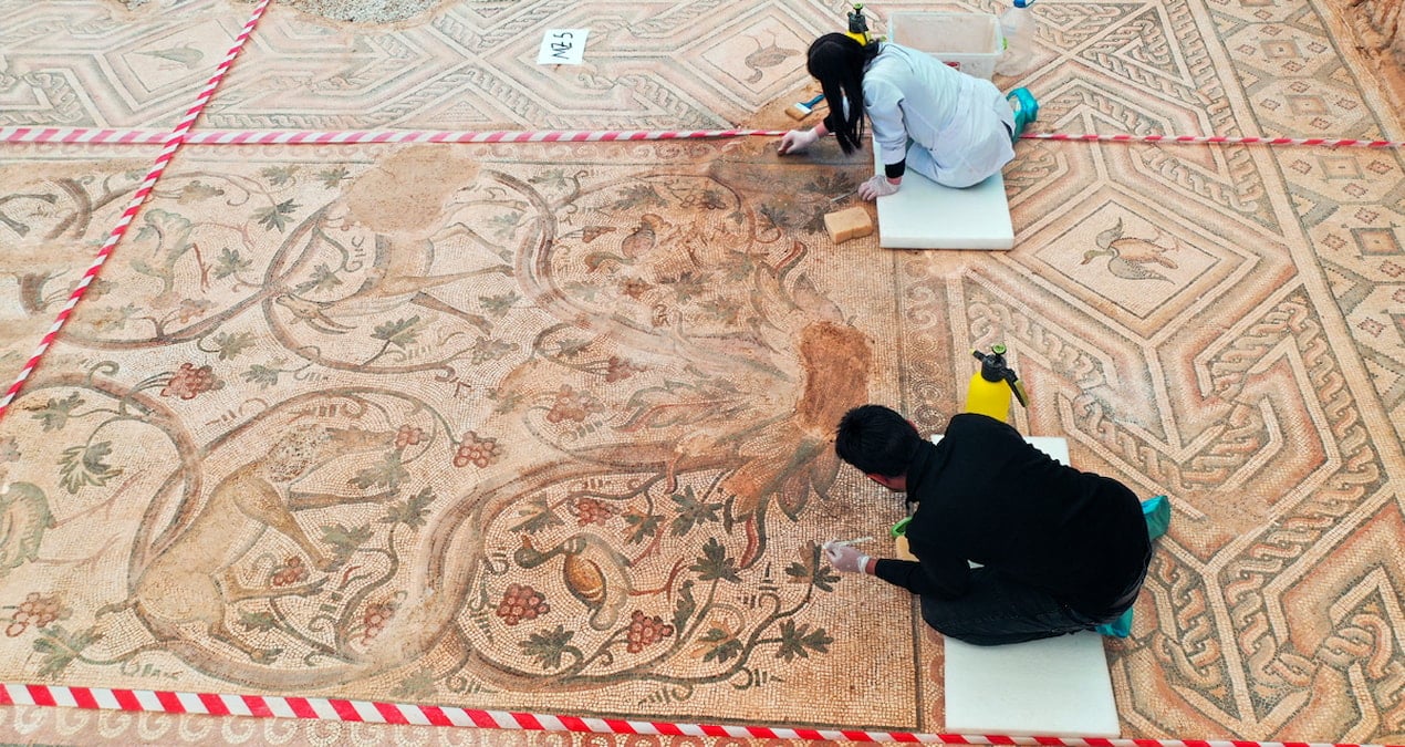 1500 yıllık tek parça mozaik gün yüzüne çıkıyor