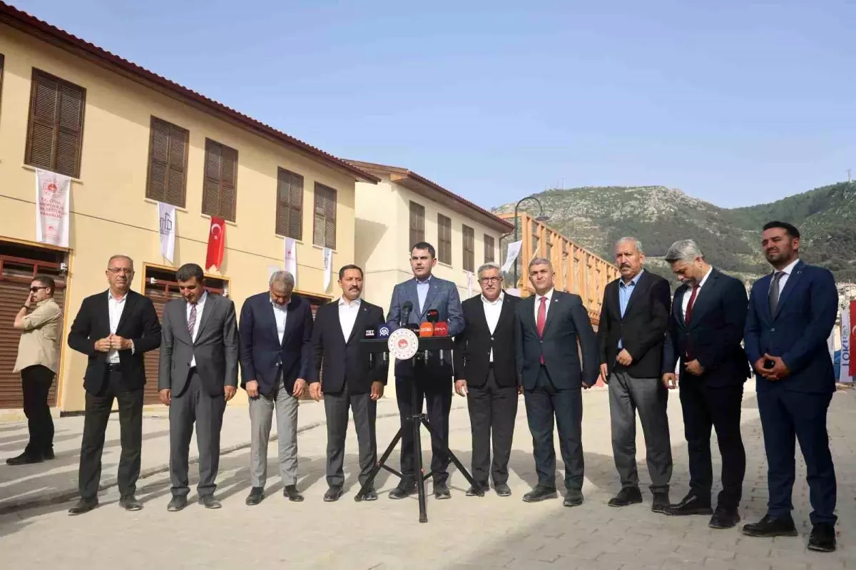 Bakan Kurum: Deprem bölgesinde 250 bininci konutun anahtarını Cumhurbaşkanımız ve Azerbeycan Cumhurbaşkanı Aliyev'in teşrifleriyle teslim edeceğiz