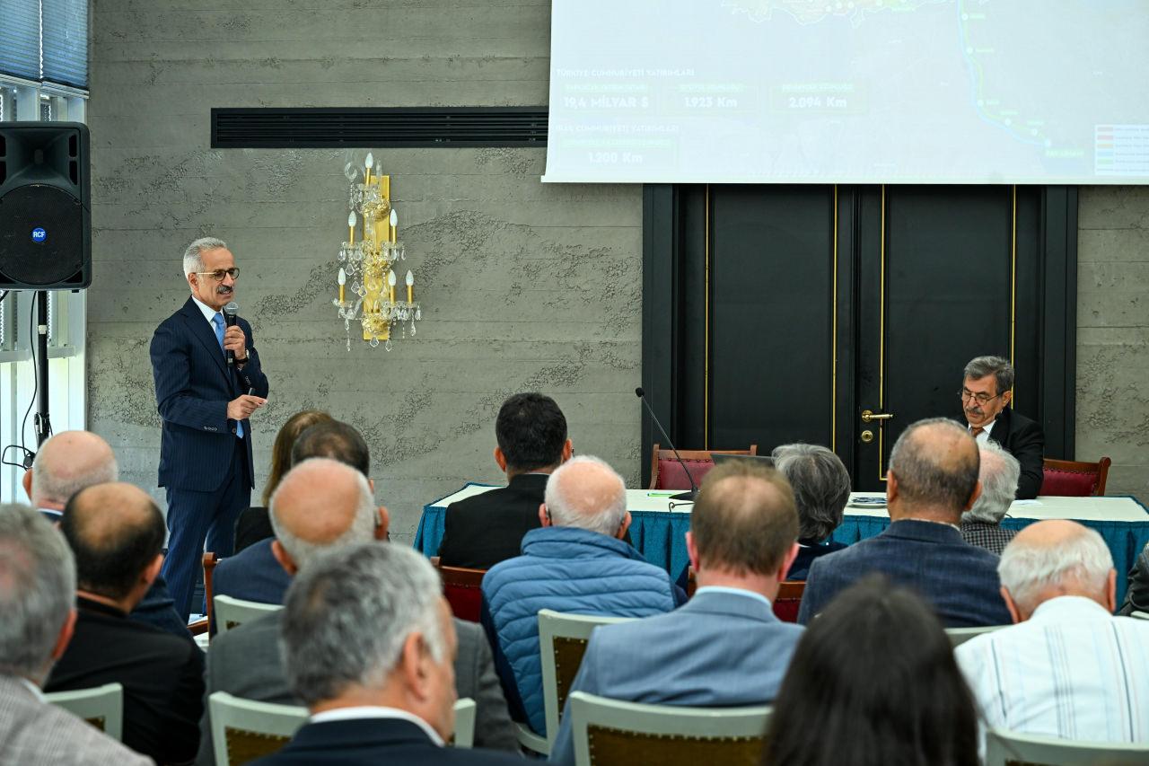 Dilucu-Kars hattının ihalesi yapıldı