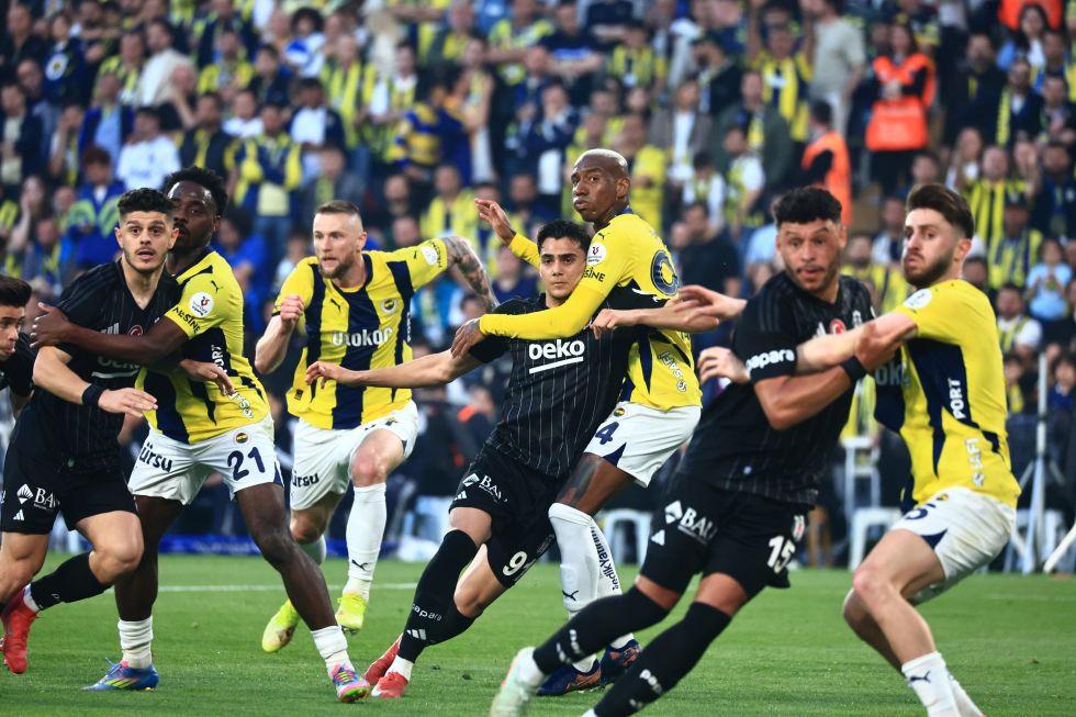 Başakşehir - Fenerbahçe Maç Analizi ve Muhtemel 11'ler