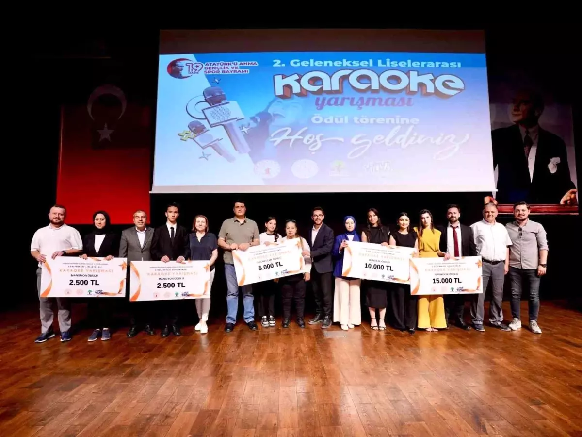 Başkan Yılmaz, başarılı öğrencileri ödüllendirdi