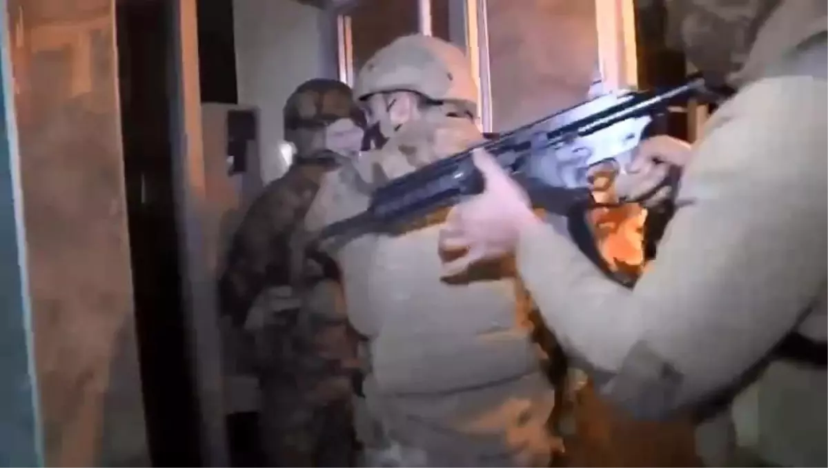 Bursa'da Eş Zamanlı Dolandırıcılık Operasyonu