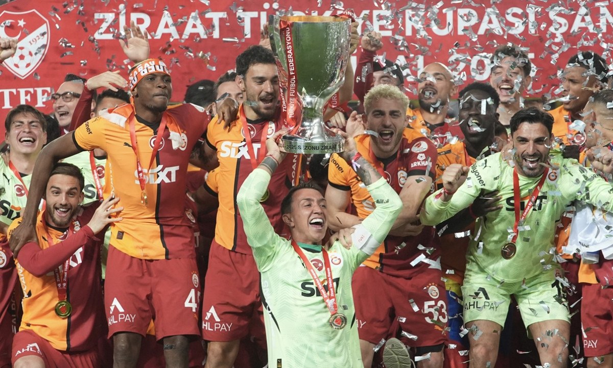 Galatasaray, 5 sezon sonra Türkiye Kupası'nı kaldırdı