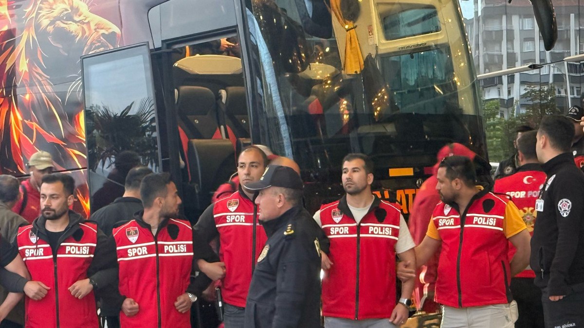 TARAFTARLARDAN COŞKULU KARŞILAMA