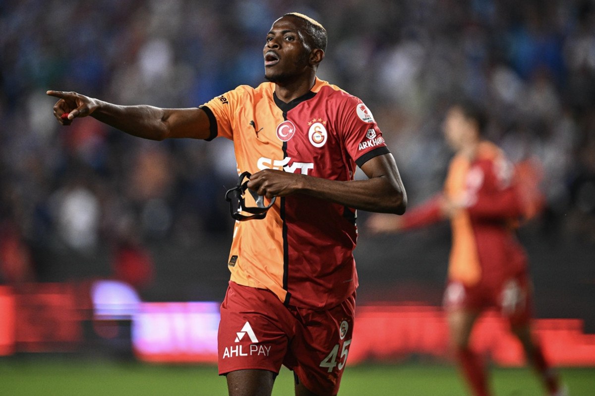 Galatasaray taraftarları yönetimden Osimhen'i istedi: Niyeryalı golcünün tepkisi gündem oldu