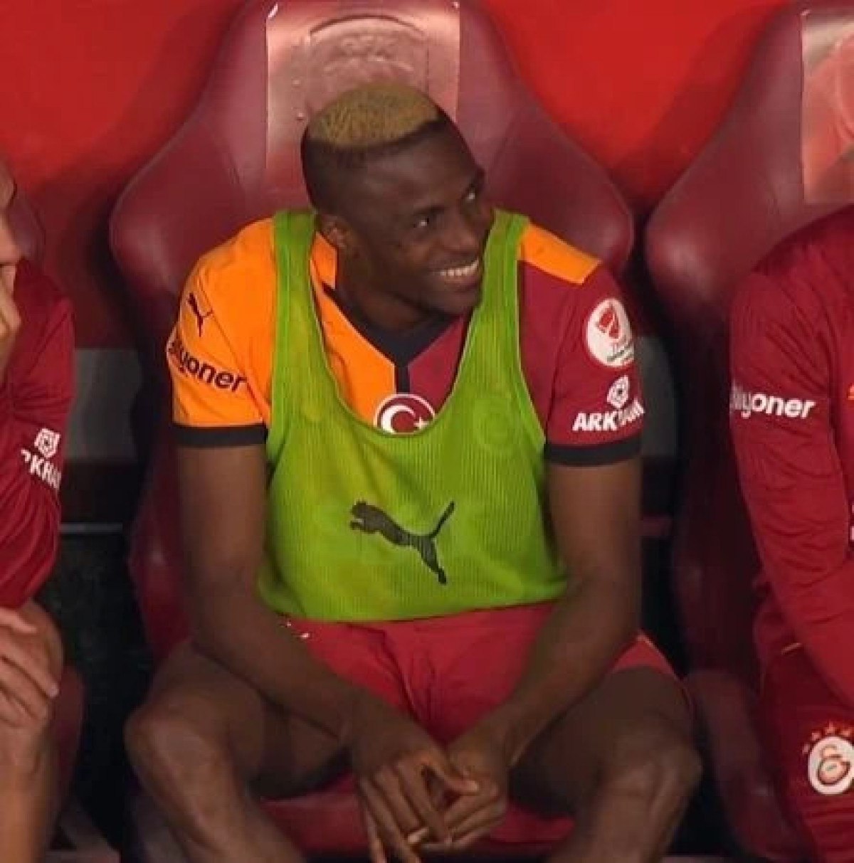 Galatasaray taraftarları yönetimden Osimhen'i istedi: Niyeryalı golcünün tepkisi gündem oldu