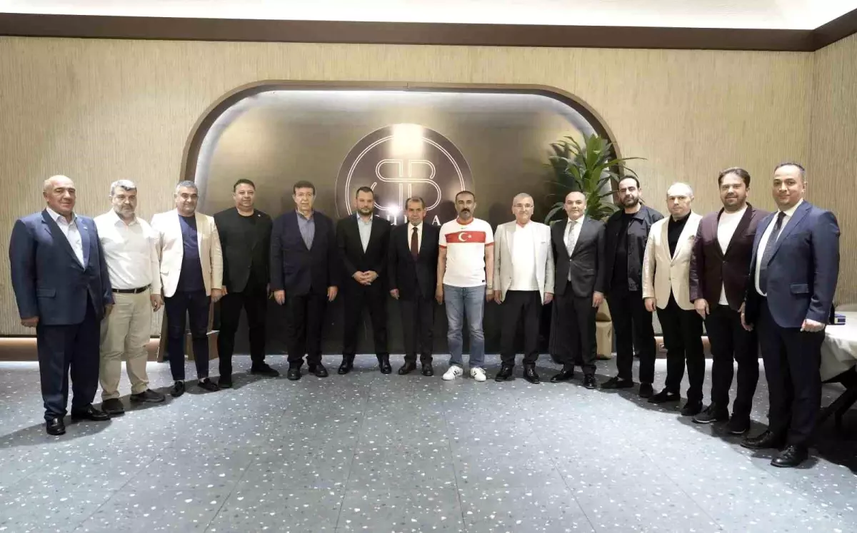 Galatasaray ve Trabzonspor Başkanları Dostluk Yemeğinde Buluştu