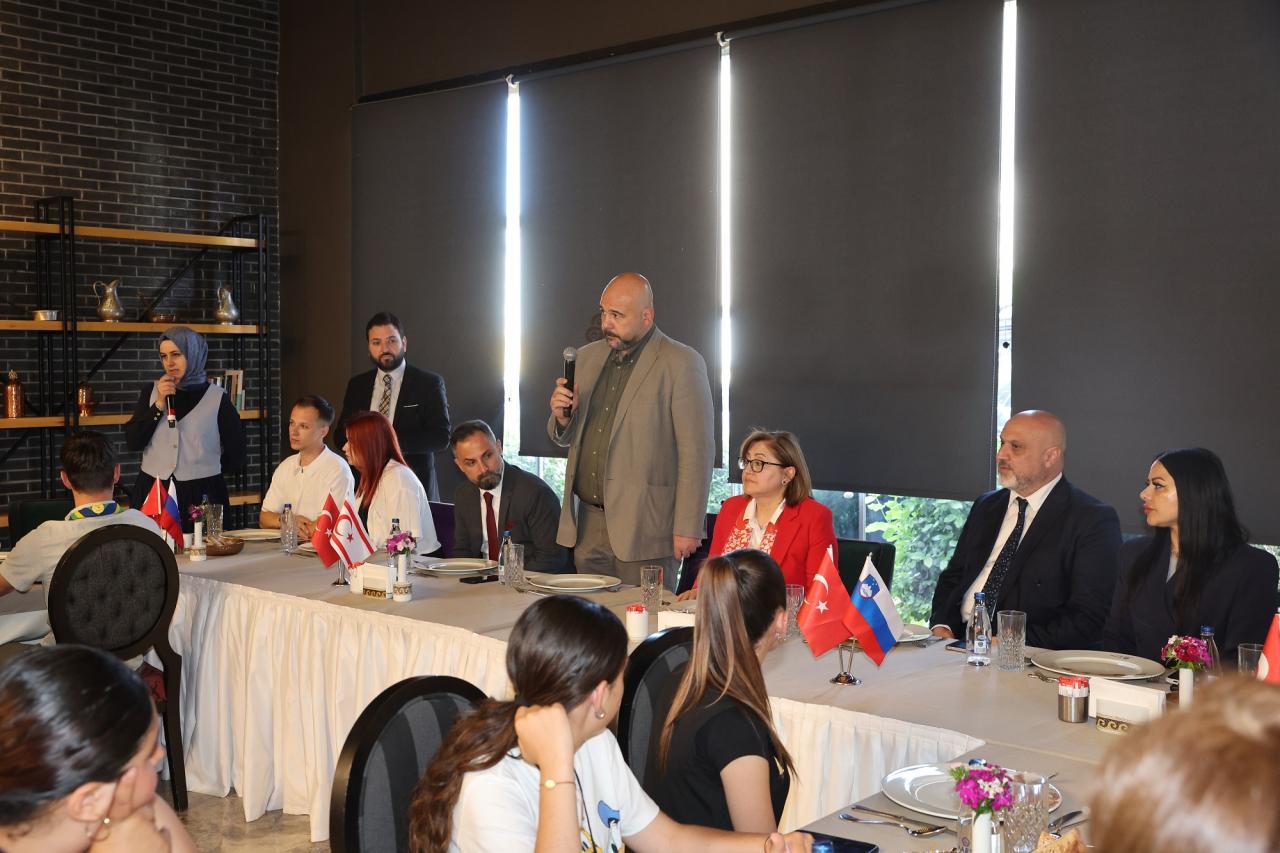 Şahin: Çocuklar yaşasın ve gerçek bir bayram olsun, bunu kardeş şehirlerimizle başaracağız