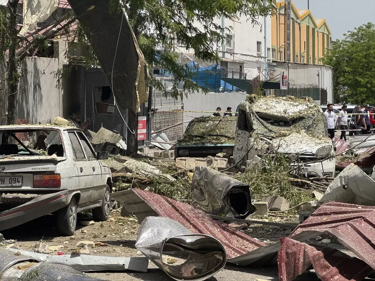 Gaziantep Halı Fabrikasında Patlama: 7 Yaralı