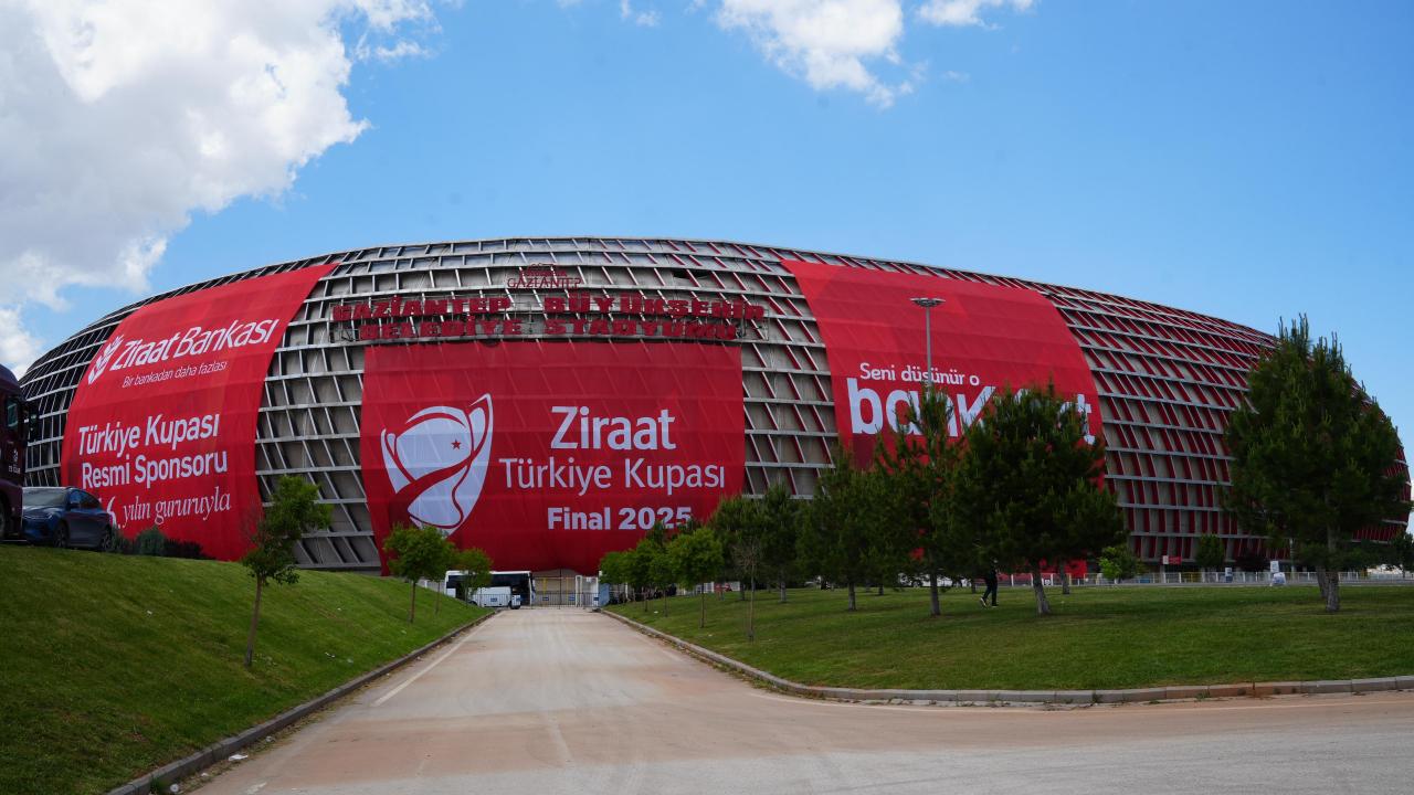Gaziantep Stadyumu'nda kupa coşkusu başladı
