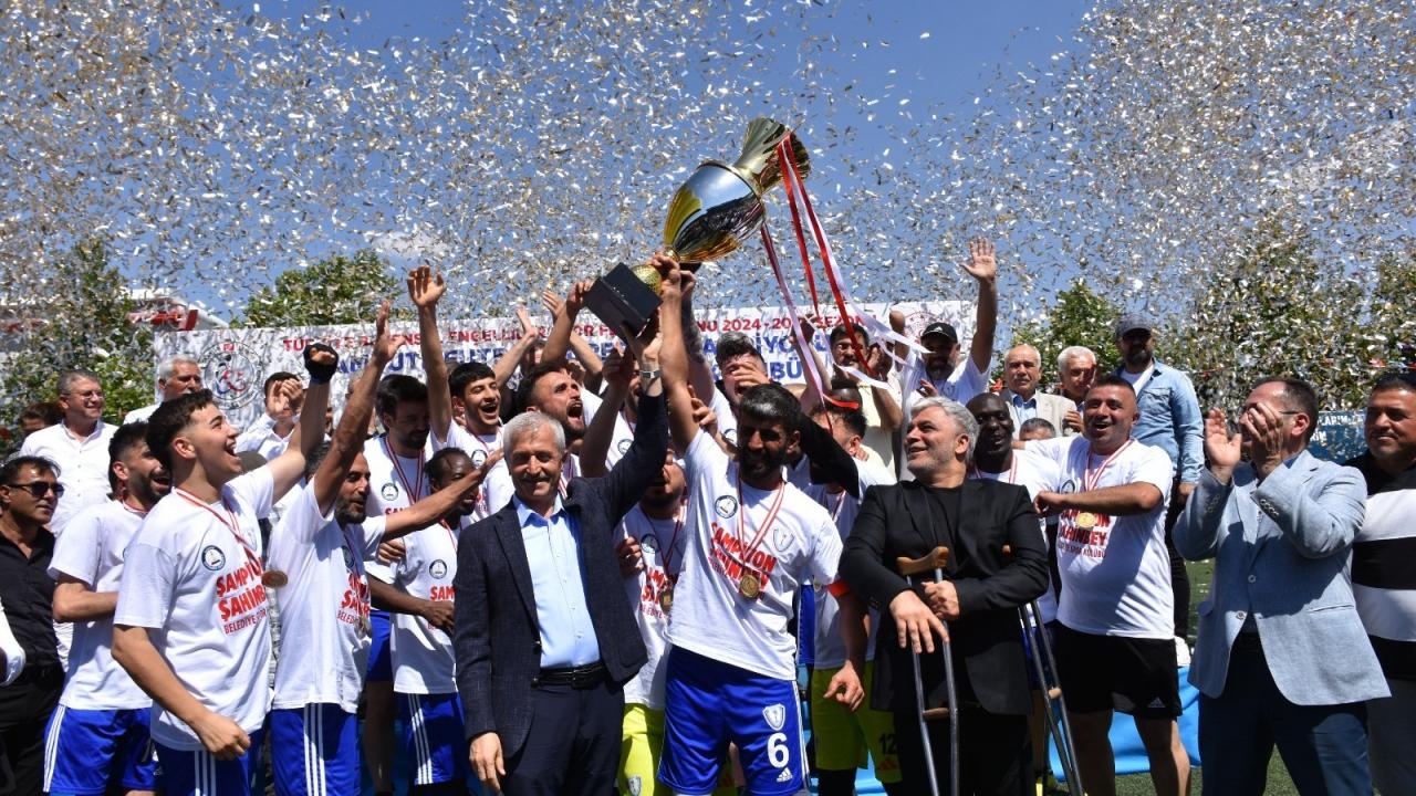 Gaziantep temsilcisi 3-0 galip geldi, zaferi şampiyonlukla taçlandırdı