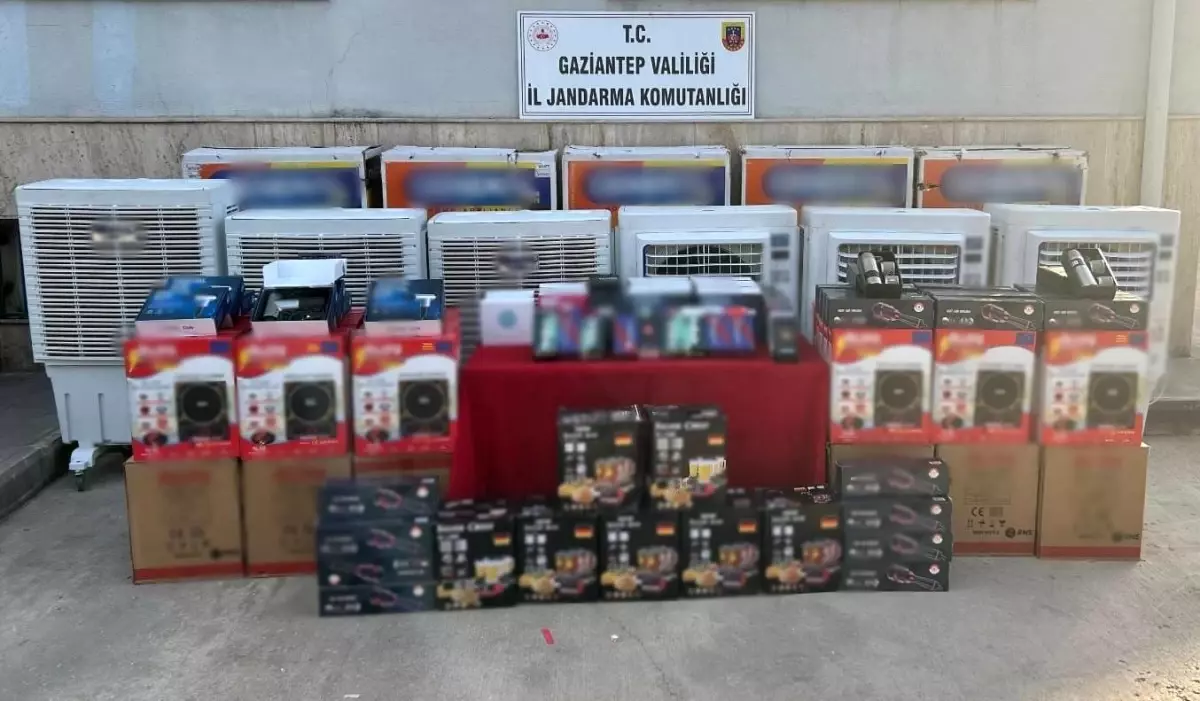 Gaziantep'te Kaçak Elektronik Eşya Operasyonu: 1.25 Milyon TL Değerinde Malzeme Ele Geçirildi