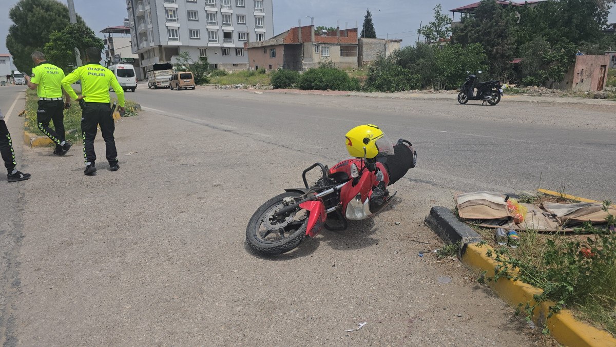 Gaziantep'te otomobil ile çarpışan motosikletli yaralandı