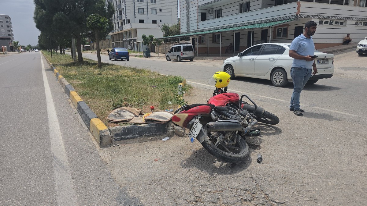 Gaziantep'te otomobil ile çarpışan motosikletli yaralandı