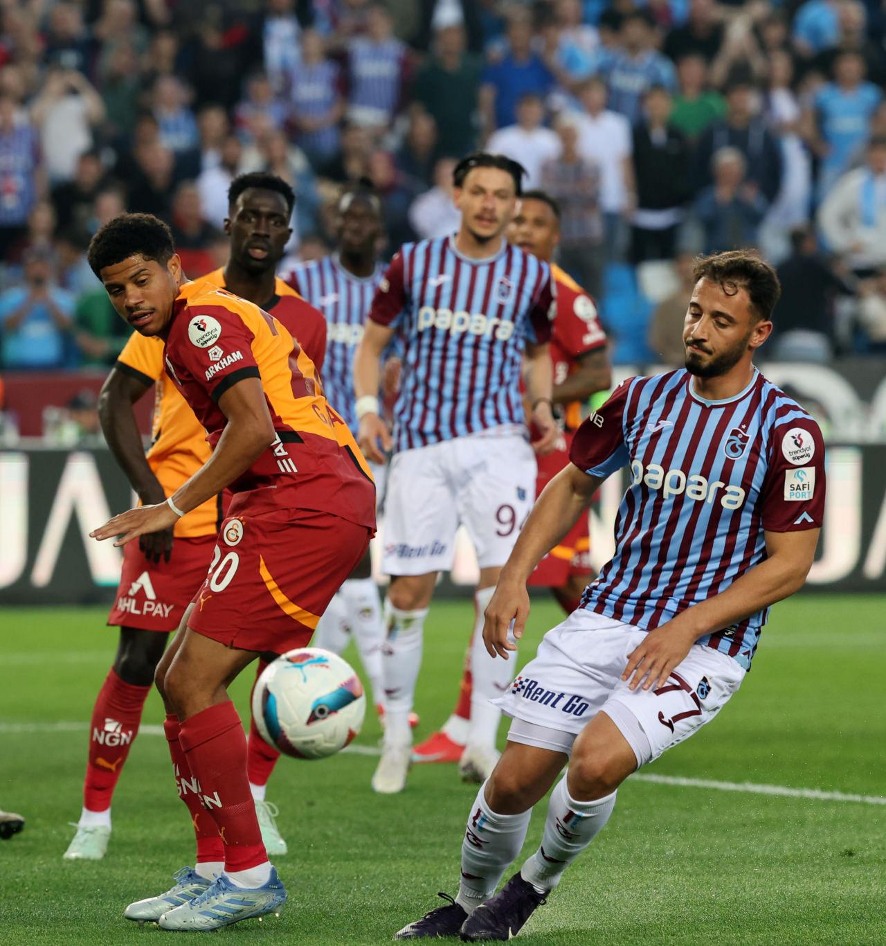 GALATASARAY SON MAÇLARDA ÜSTÜN
