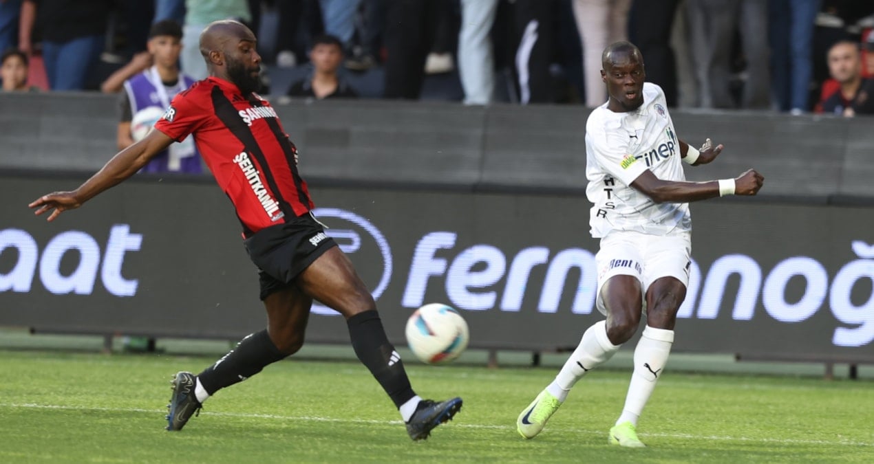 İlk Yarı Gaziantep, İkinci Yarı Kasımpaşa