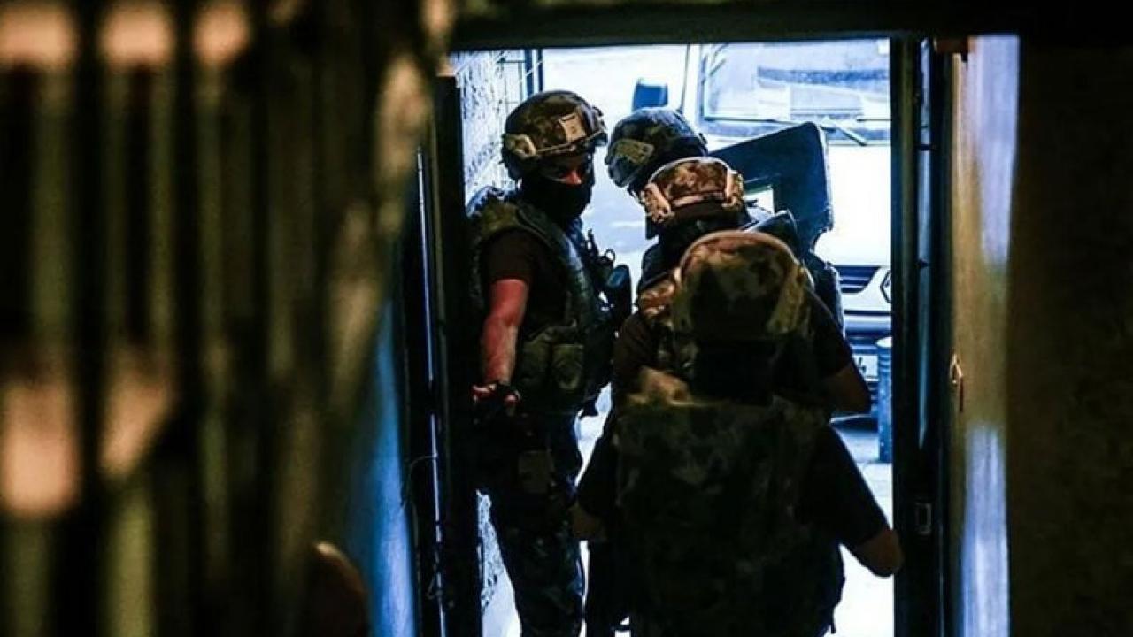 İzmir'de nefes kesen FETÖ operasyonu