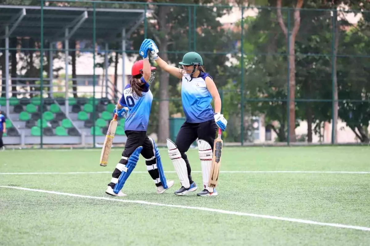 Kriket gençler Türkiye şampiyonası heyecanı Denizli'de yaşandı