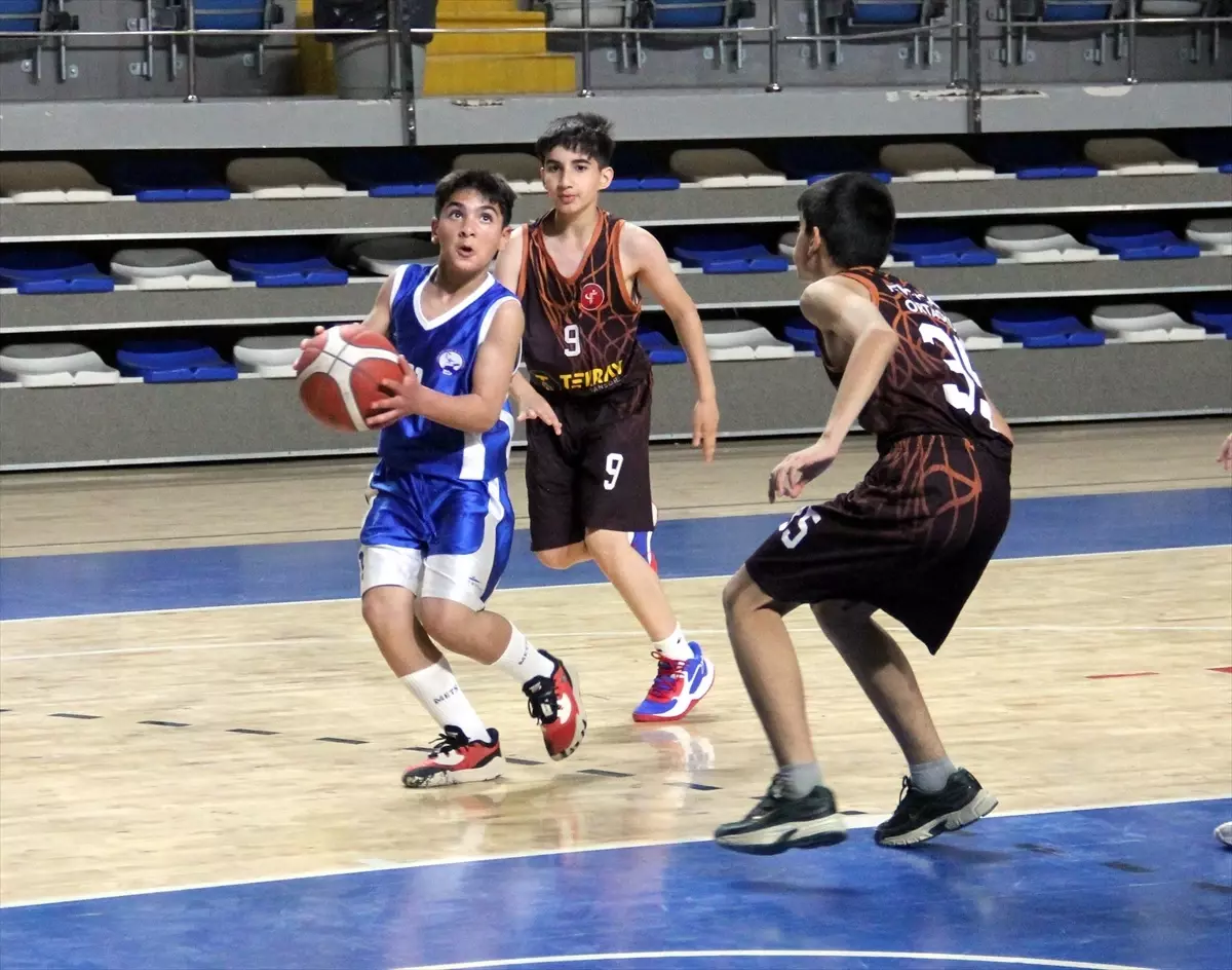 Malatya'da Basketbol Yarı Finalleri Başladı