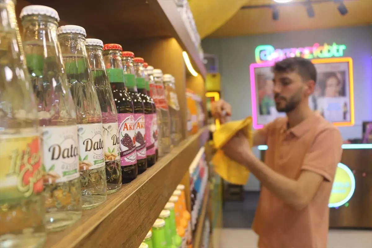 Nostaljik Gazoz Dükkanı Gaziantep'te Çocukluk Hayalini Gerçeğe Dönüştüren Ömer Faruk Mayda