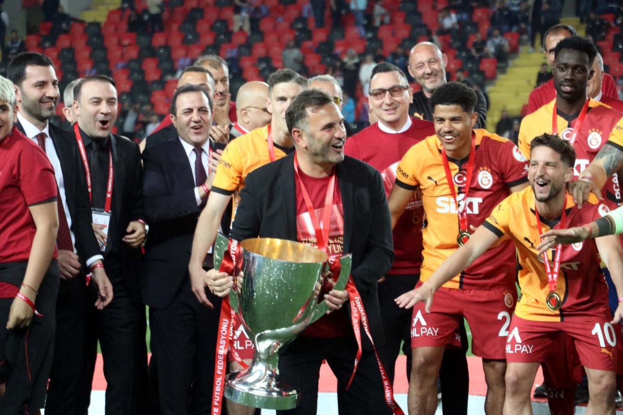 Okan Buruk rekorlara doymuyor! Türkiye Kupası tarihine geçti