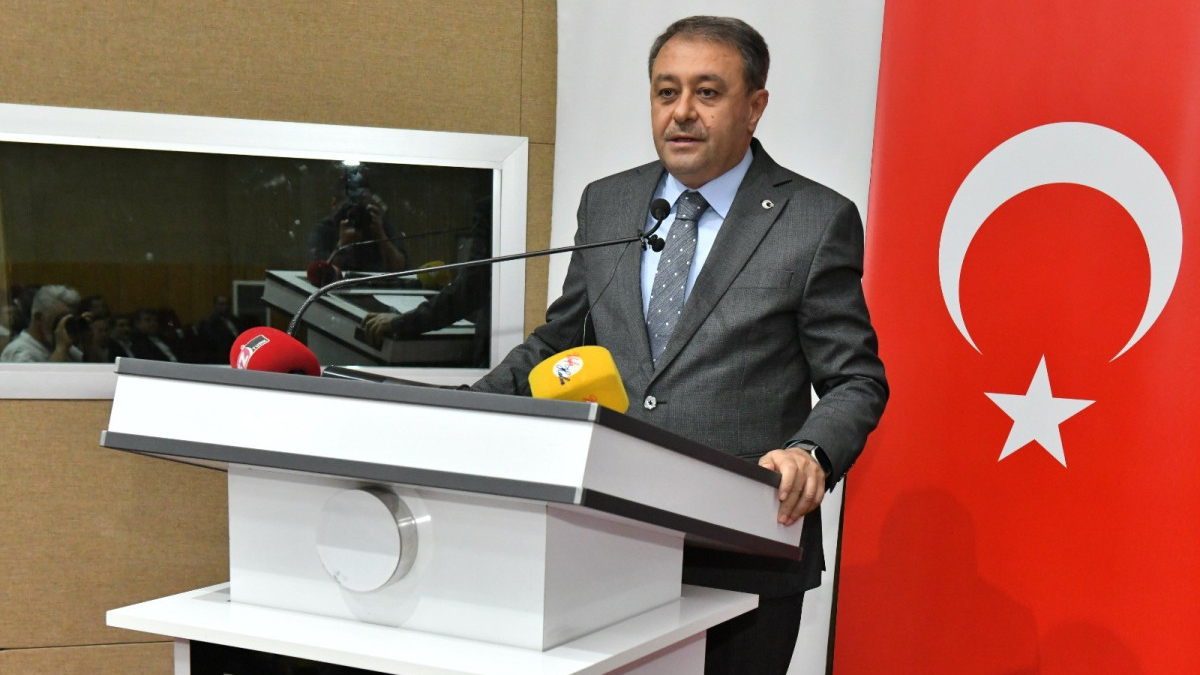 Şanlıurfa'da Esnafın Toplantıya Katılmaması ve Validen Tepki