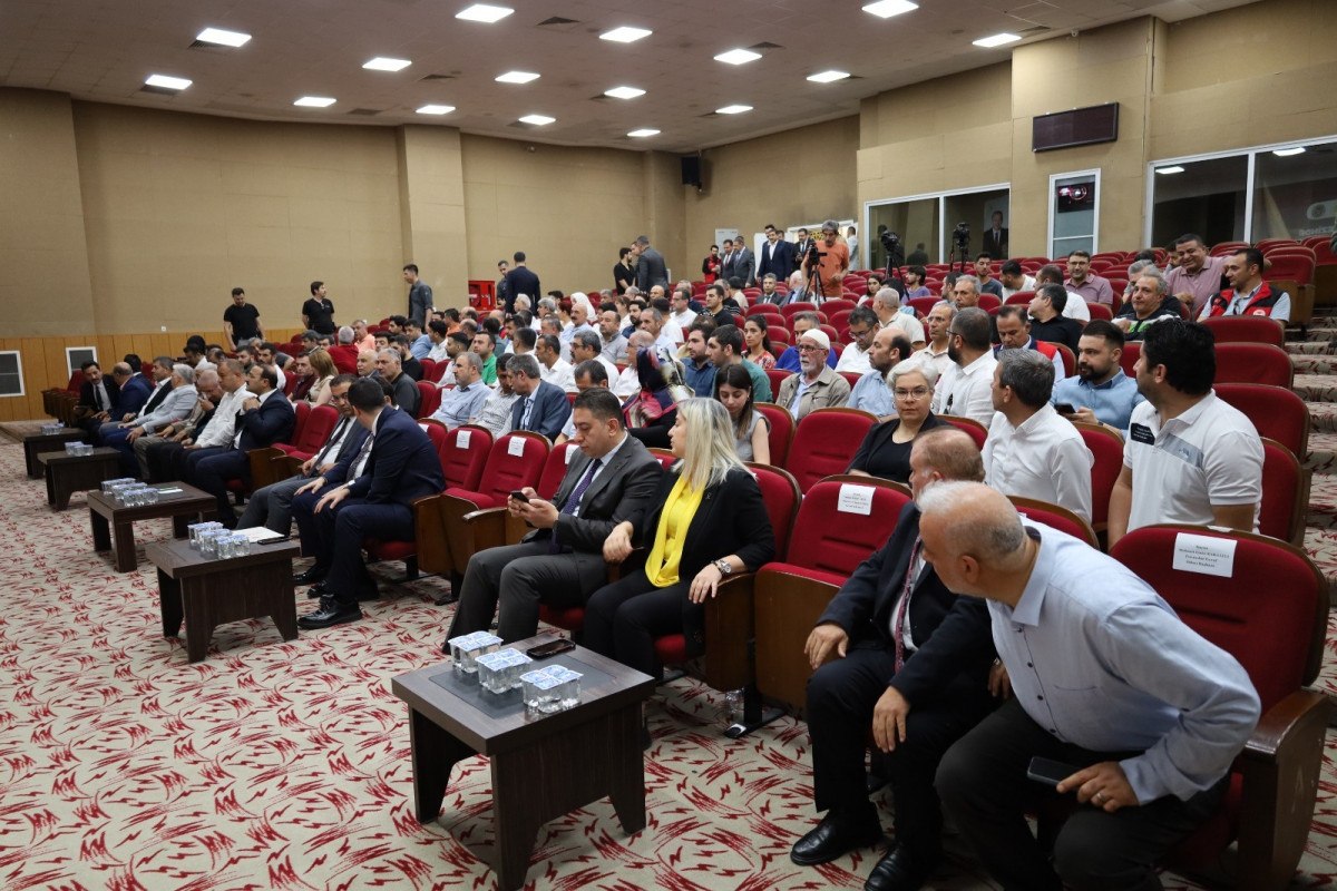Şanlıurfa'da Esnafın Toplantıya Katılmaması ve Validen Tepki