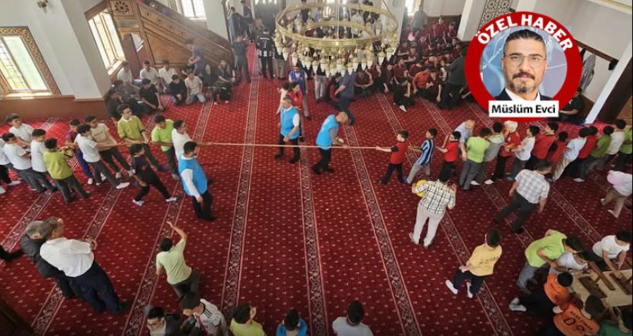 Skandallar devam ediyor: Camide şenlik yaptılar