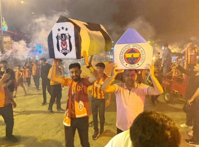 Taraftarlar Sokaklardan Taştı! Galatasaray'ın Şampiyonluk Kutlamaları