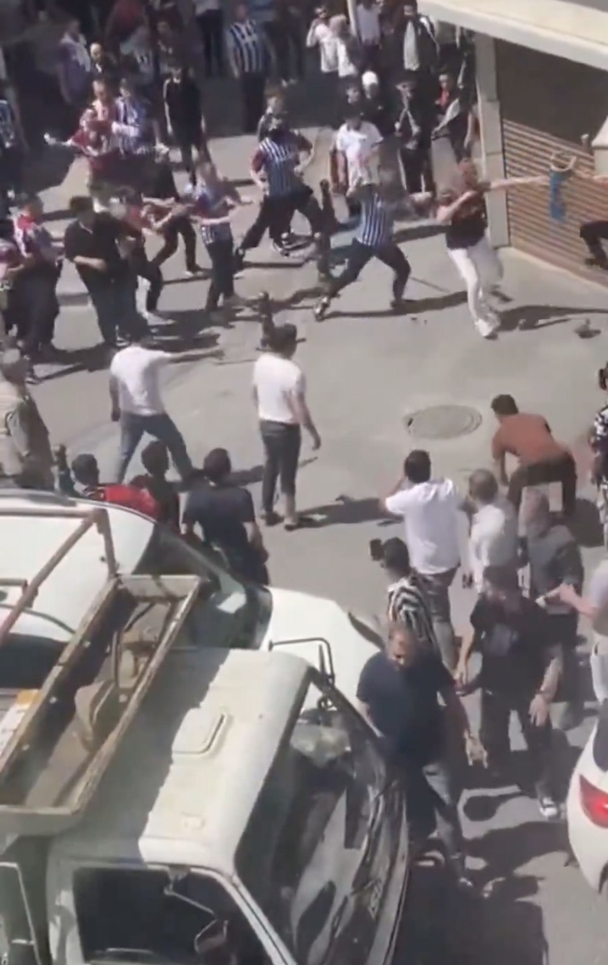 Türkiye Kupası finali öncesi iki takım taraftarları birbirine girdi