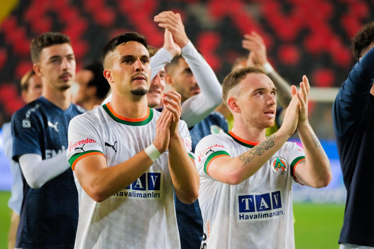 Yapay Zeka, Süper Lig'de Küme Düşecek Son 2 Takımı Açıklıyor