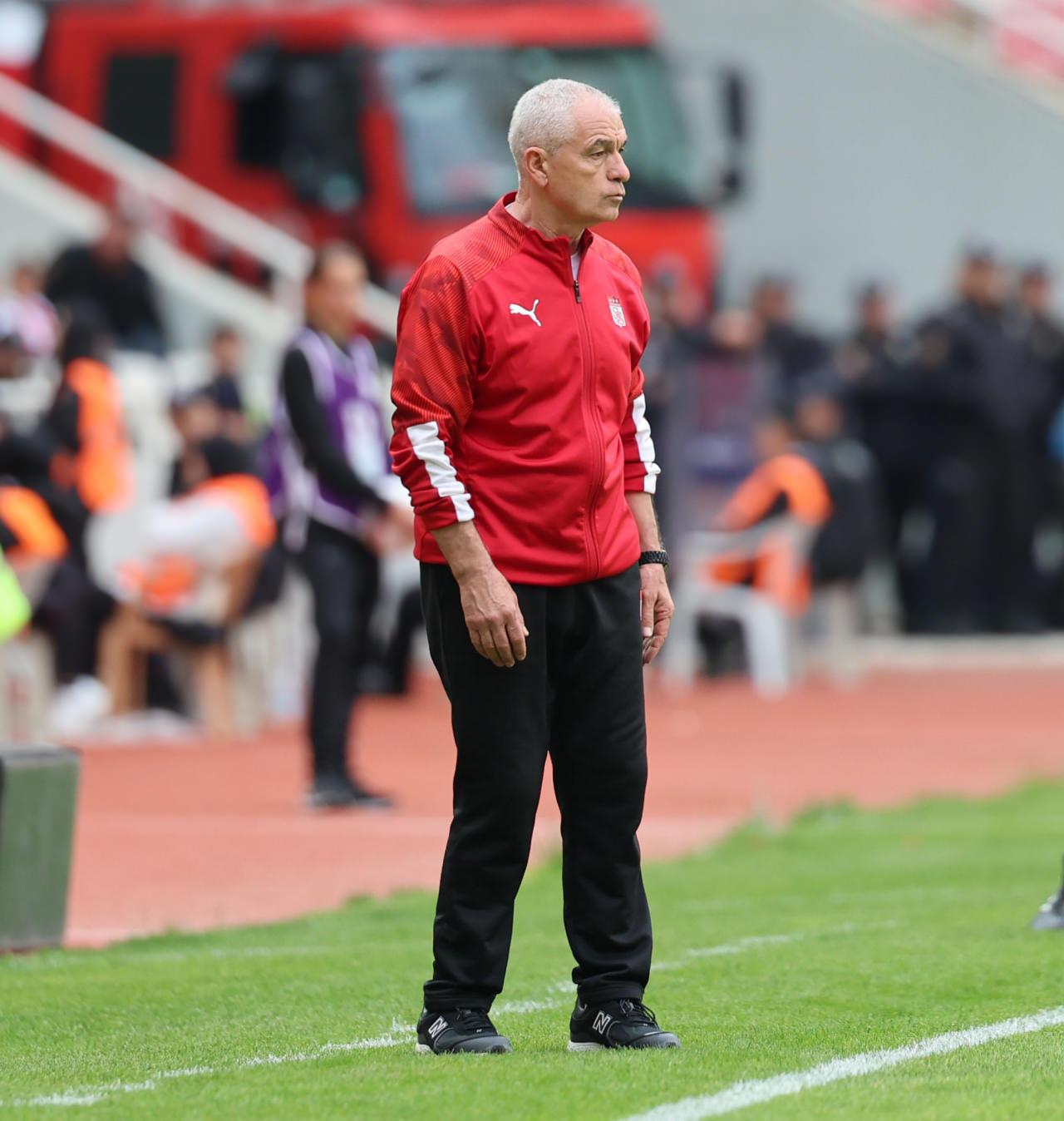 Yapay Zeka, Süper Lig'de Küme Düşecek Son 2 Takımı Açıklıyor