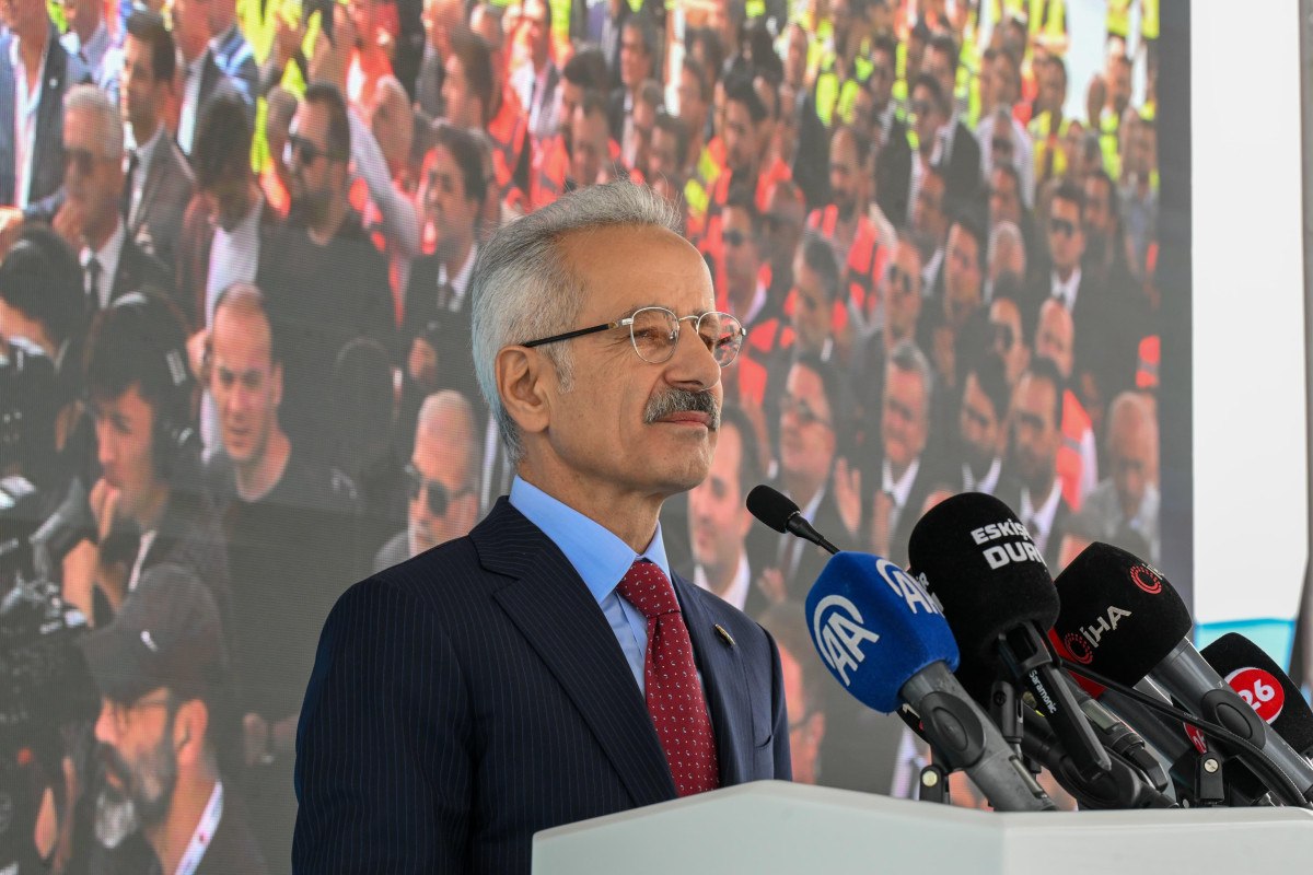 DEMİR RAYLARIMIZ ÜZERİNDE YOL KATEDECEK MİLLİ ELEKTRİKLİ TREN SAYIMIZI 5'E ÇIKARACAĞIZ