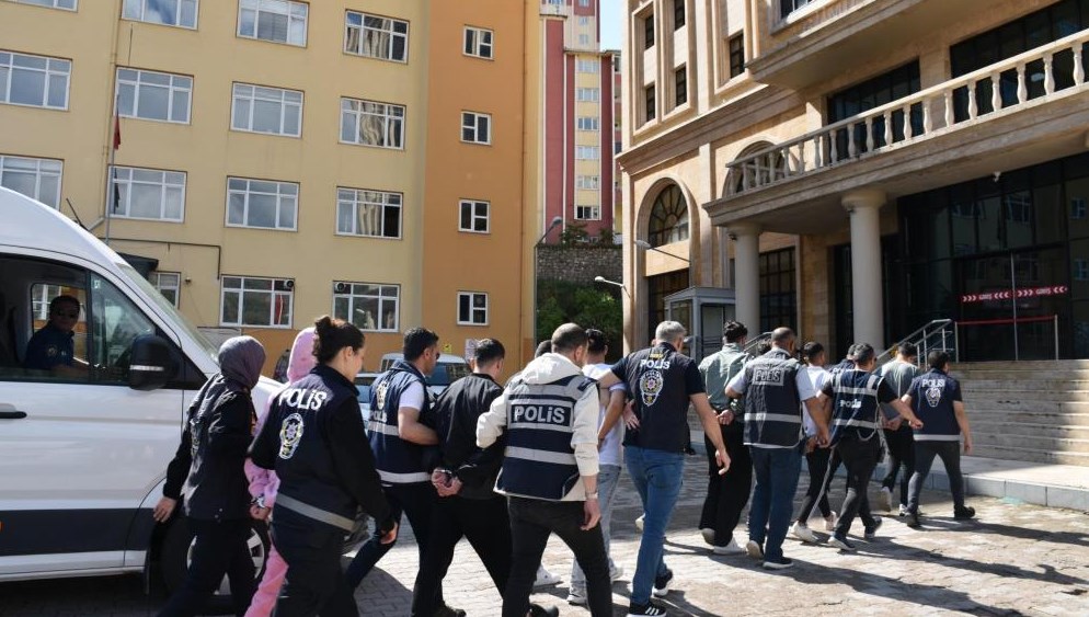 62 ilde 332 kişiyi dolandırdılar: 27,5 milyonluk vurgun