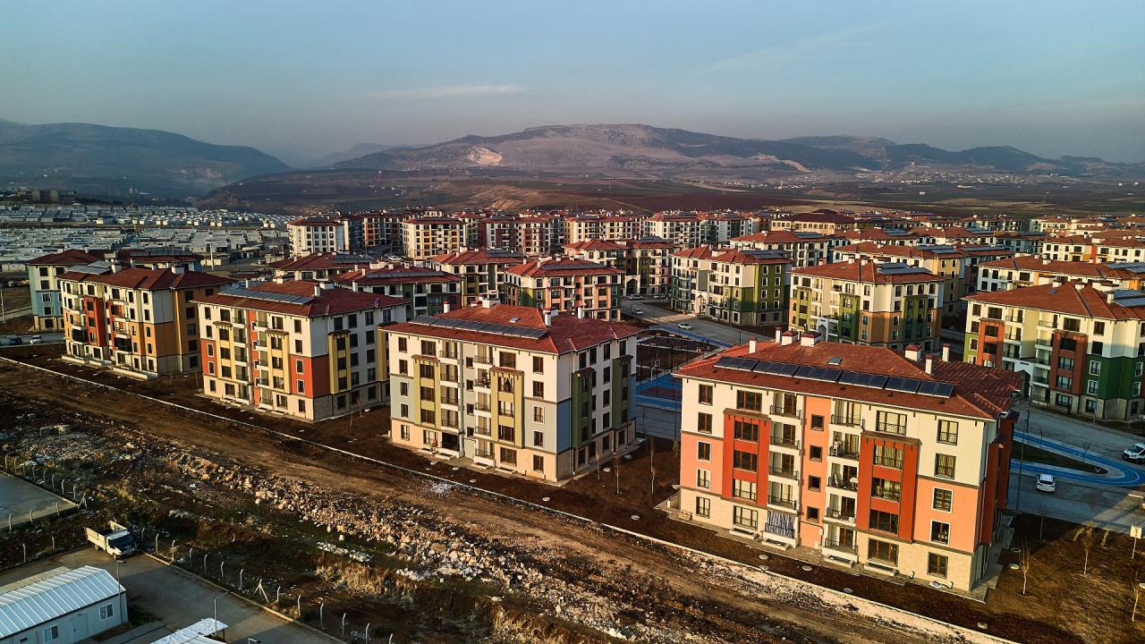 Asrın inşa seferberliği sürüyor! Bakan Kurum: Teslimatta 250 bini geçtik