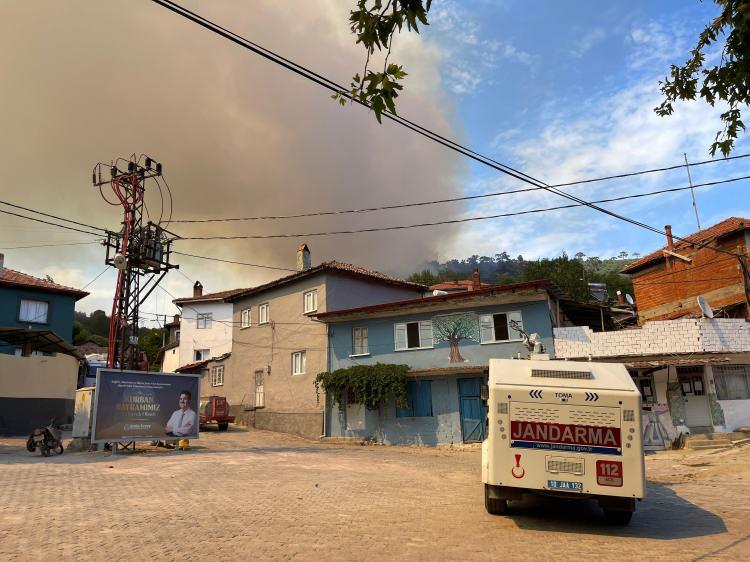 Gaziantep Büyükşehir'den Nurdağı'nda çıkan orman yangınına müdahale