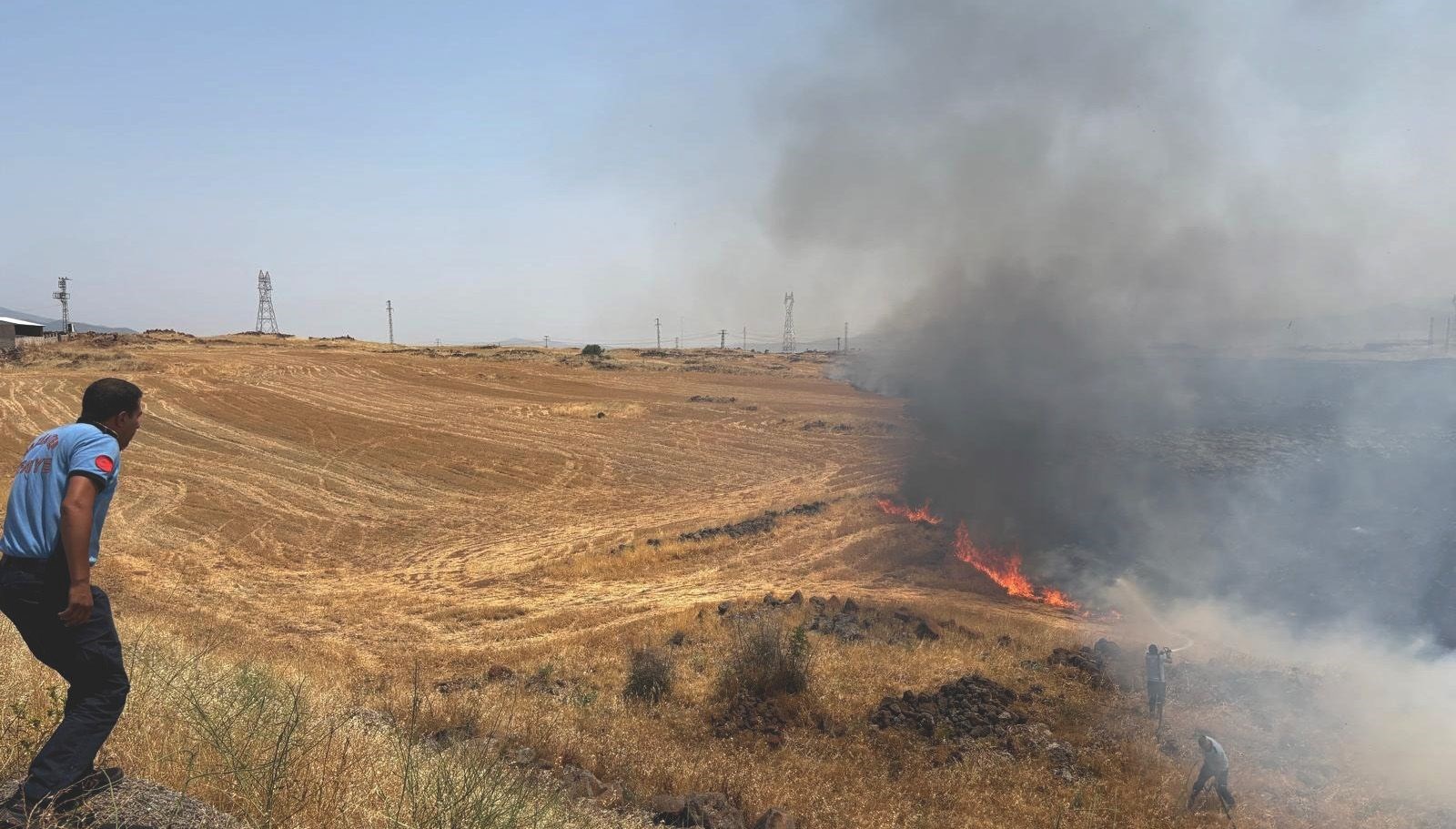 Gaziantep’te anız yangını: 300 dönüm alanda etkili oldu
