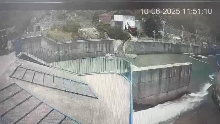 Gaziantep'te can pazarı! Yaya çarpan servise arkadan gelen servis çarptı: Yaralılar var