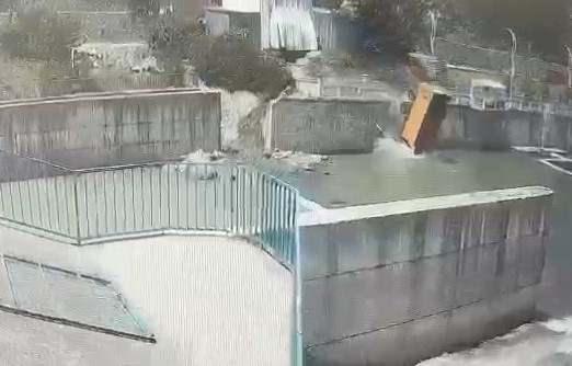 Gaziantep'te can pazarı! Yaya çarpan servise arkadan gelen servis çarptı: Yaralılar var