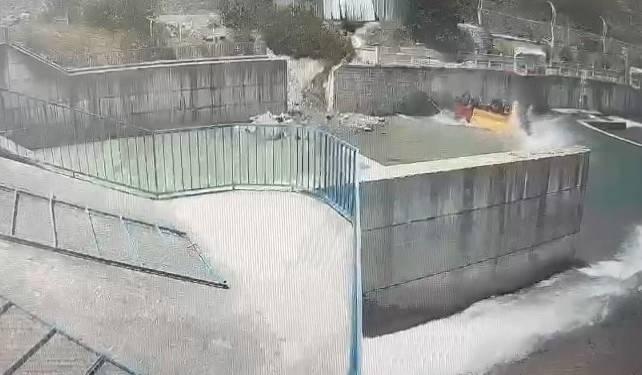 Gaziantep'te can pazarı! Yaya çarpan servise arkadan gelen servis çarptı: Yaralılar var