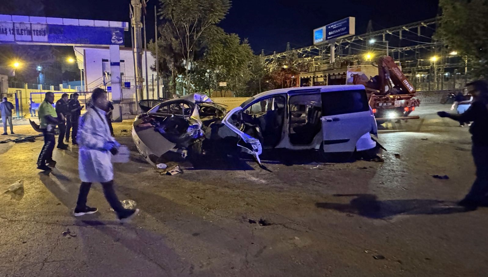 Gaziantep'te Feci Kaza: Kafa Kafaya Çarpışan Araçlarda 5 Kişi Öldü