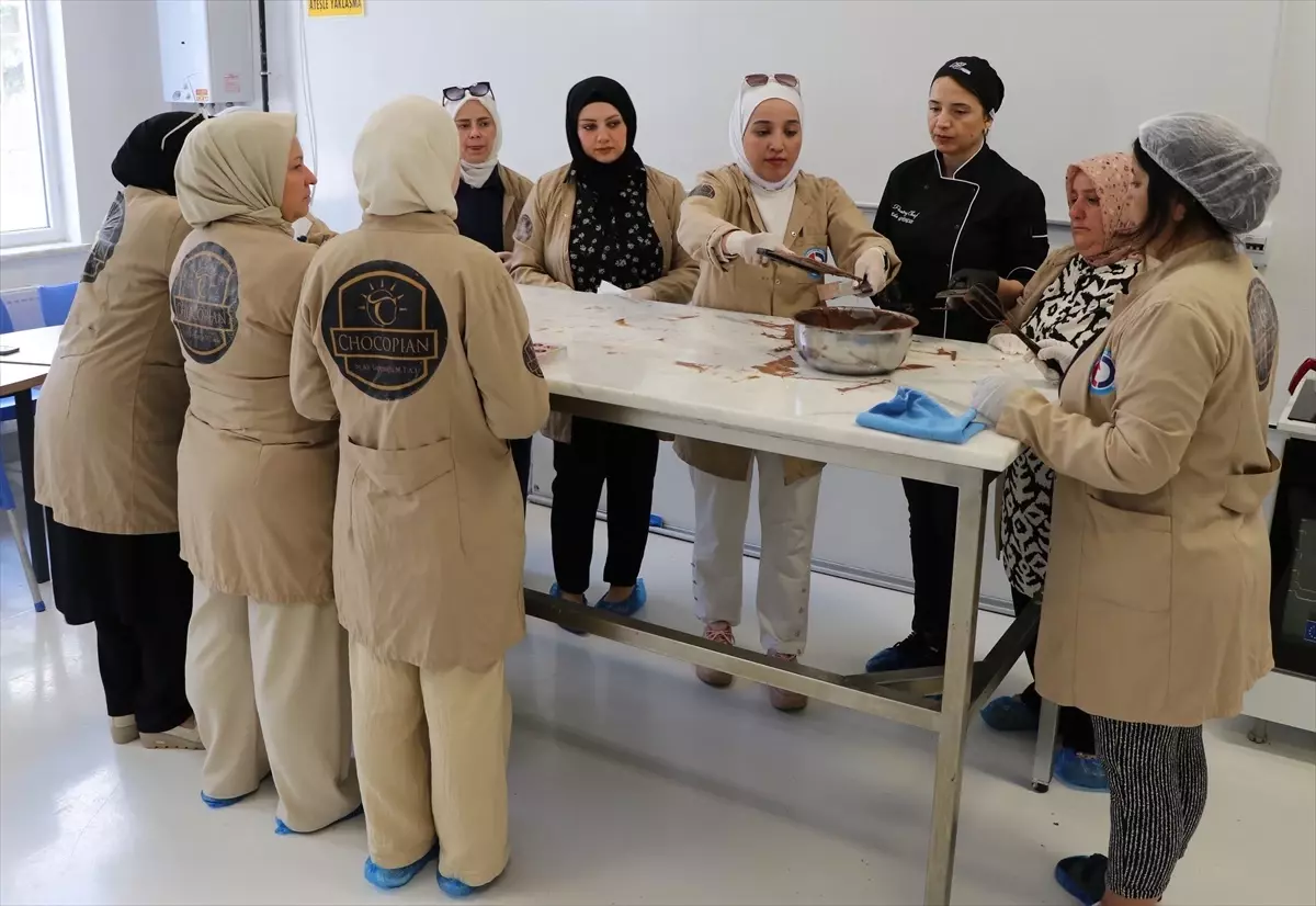 Gaziantep'te Kadınlara Çikolata Üretimi Eğitimi