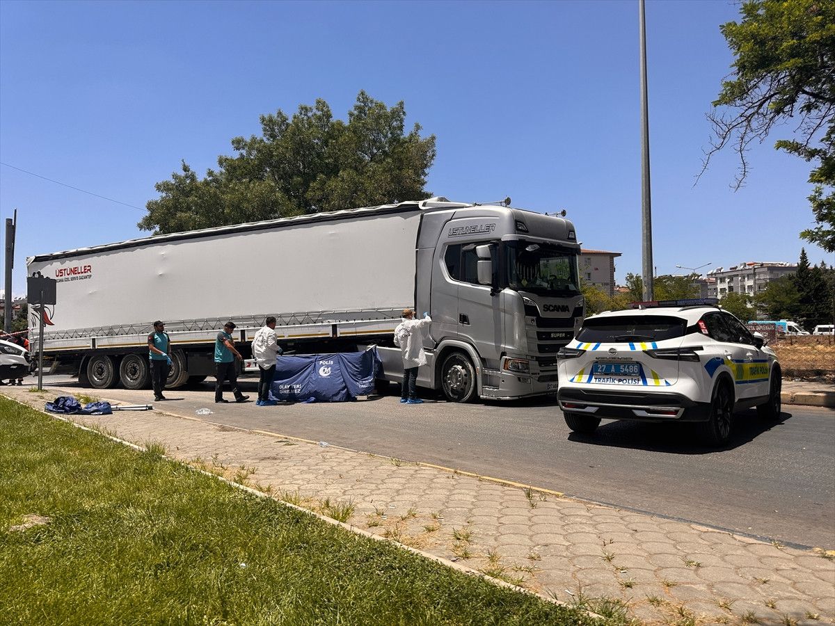 Gaziantep'te tır motosiklete çarptı: 2 ölü
