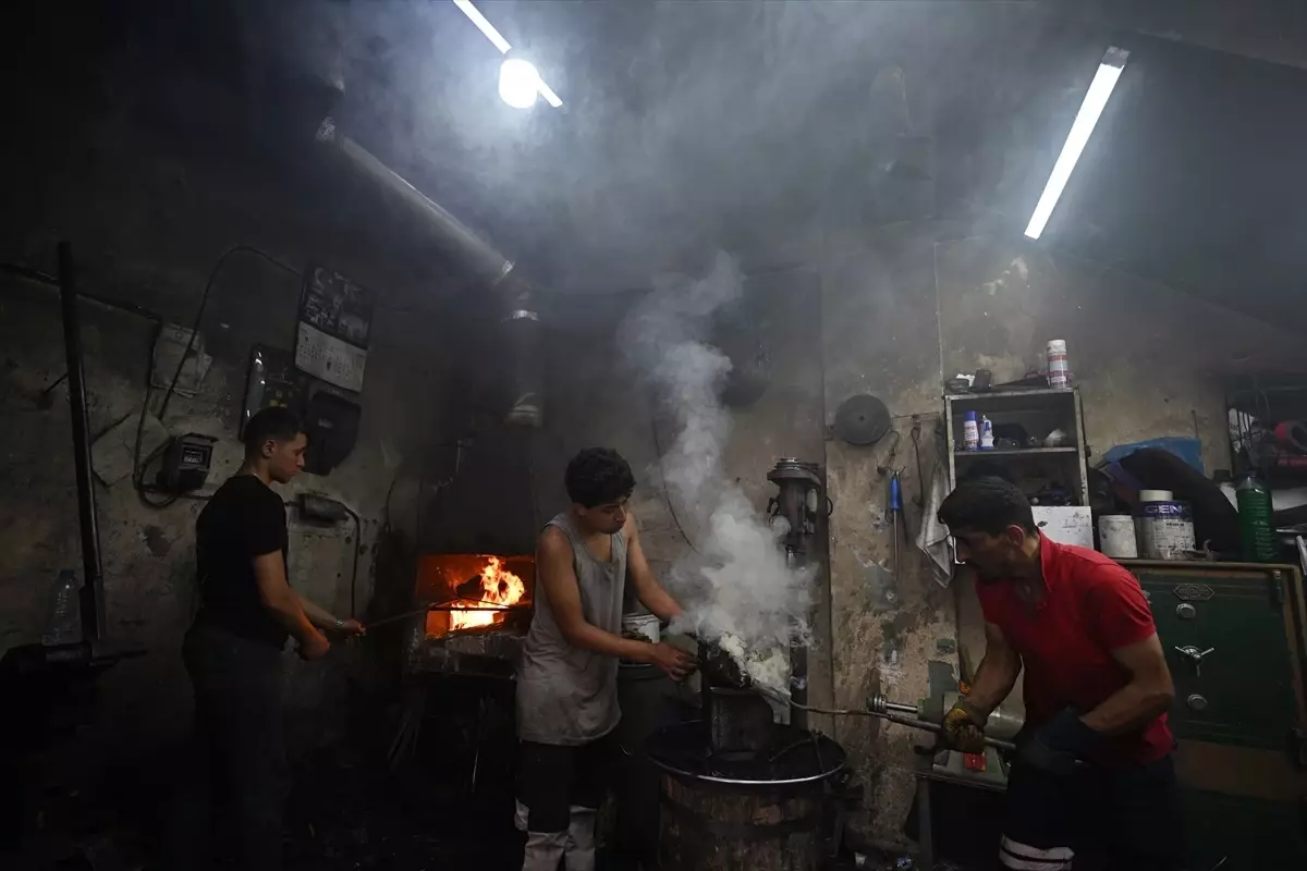 Kurban Bayramı'nda Demirci Ustaları Mesai Yapıyor