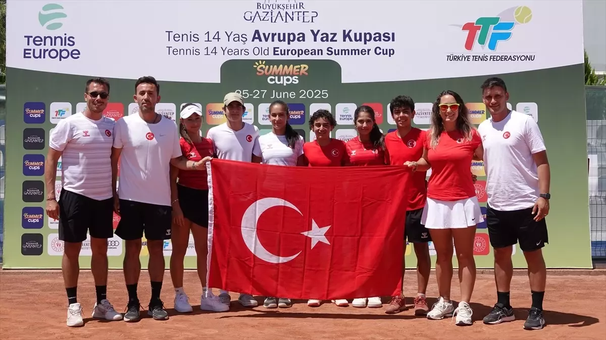 Milli Tenis Takımları Avrupa Finalleri'ne Gitti