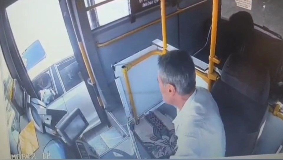 Otobüs şoförüne direksiyon başında silahlı saldırı