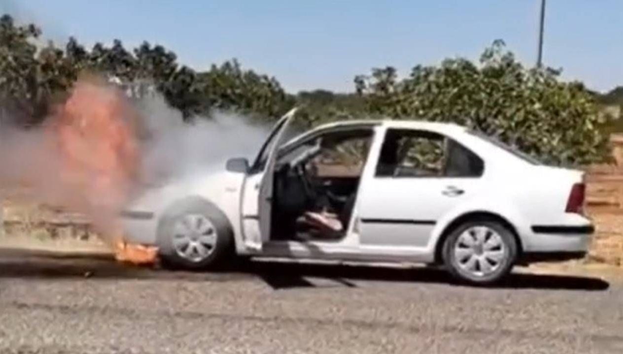 Seyir Halindeki Otomobil Alev Aldı